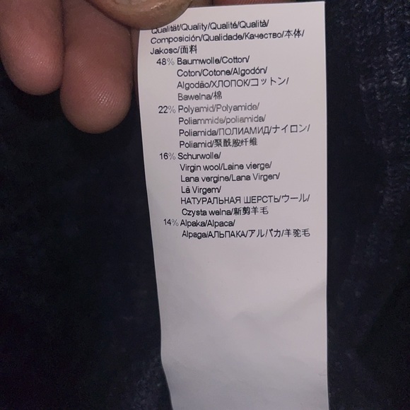 Hugo boss sweater/ long sleeve 48%cotton/22%poly/16%virgin wool/14% - Picture 4 of 5